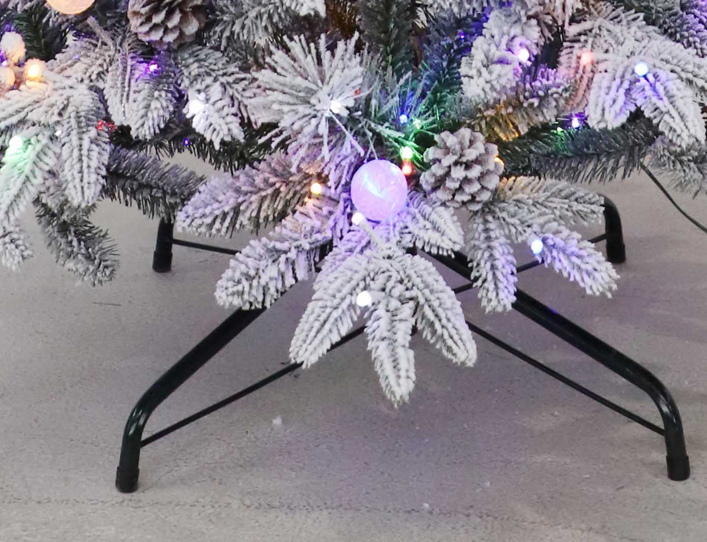 Brad Artificial de Craciun 150cm 3D Molid Royal Premium, Acoperit cu Zapada, 550 Led-uri, Aspect Realist - imagine 5