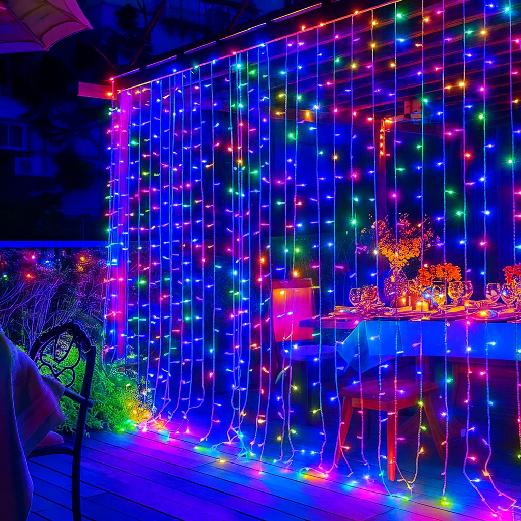 instalatie perdea Craciun multicolora luminand