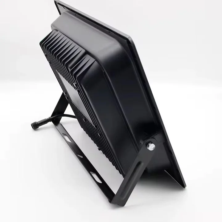 Set 2X Proiector solar LED 200W Jortan, 9000 Lumeni Ultra light cu Telecomanda, Suport prindere inclus, Panou Fotovoltaic, Autonomie Mare, Senzor de lumina Protectie IP66 - imagine 3