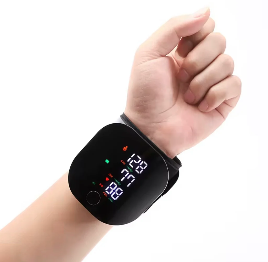 Tensiometru Digital de Încheietură Inteligent cu Ecran LED, Măsurare Tensiune Arterială și Puls, Indicator Hipertensiune, Memorie pentru 2 Utilizatori, Alertă Vocală, Compact și Portabil, Negru - imagine 3